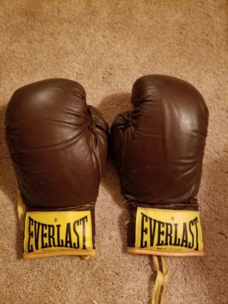 Vintage Everlast 12 Oz.  Brown Lace Up Boxing Gloves Made In Usa