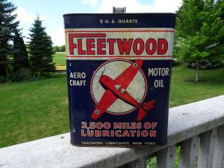 Vintage Advertising Fleetwood Aero Craft Motor Oil 8 U.  S.  Quarts Oil Can