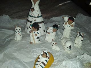 Vintage Native American 9 Piece Nativity Set Figurine And Teepee Set