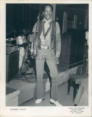 1972 Press Photo Bebop Jazz Tenor Saxophone Player Sonny Stitt With Instruments