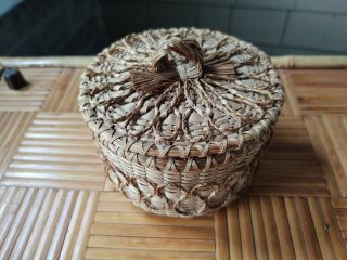 1900s Mohawk Or Oneida Indian Woven Basket.  Ash & Sweet Grass.  Masterful.  Minty