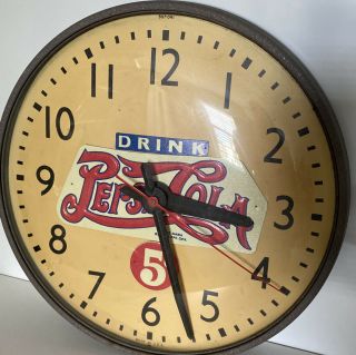 Pepsi Cola Wall Clock Quartz Battery Operated Vintage Advertising Made In Usa