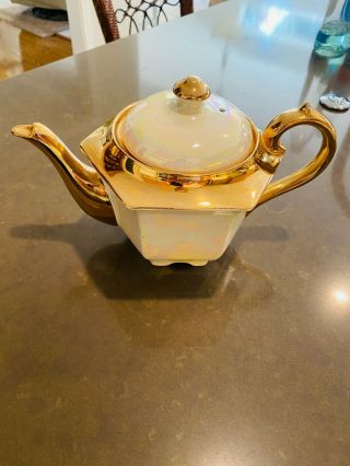 6 Cup Vintage Sadler Teapot Made In England Iridescent Cream And Gold