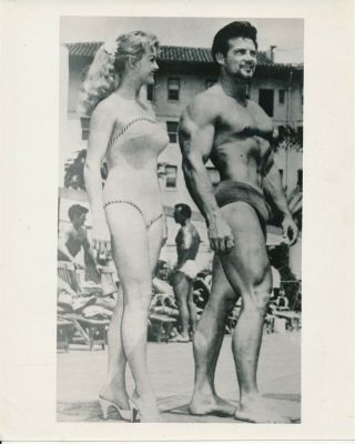 Steve Reeves And Friend Vintage 8 X 10 Candid Press Photo Vv