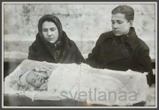 1943 Wwii Funeral Of Child Cute Little Boy Dead Post Mortem Ussr Antique Photo