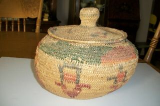 Vintage Native American Indian Northern California Lidded Basket.
