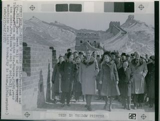 1972 Mrs Richard Nixon President Great Wall China Peking Politics Wirephoto 7x9