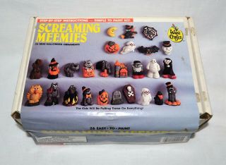 Vintage Wee Crafts 26 Pc Halloween Screaming Meemies Ready To Paint Kit Rare