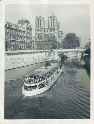 1955 Press Photo Paris Sightseeing Boat Jean Sebastian On Seine River 1950s