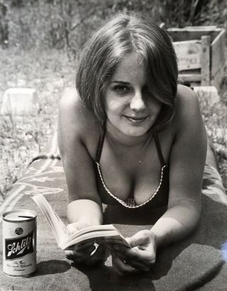 Vtg 70’s Pretty Young Lady Sun Bathing Swimsuit Photo Reading Book Schlitz Beer