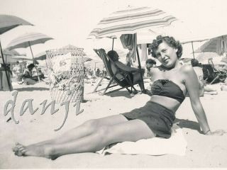 Shapely Swimsuit Glamour Girl Leaning Back On A Busy Beach Old Photo