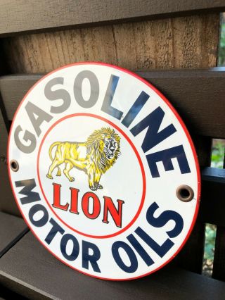 VINTAGE GASOLINE LION MOTOR OILS 6 