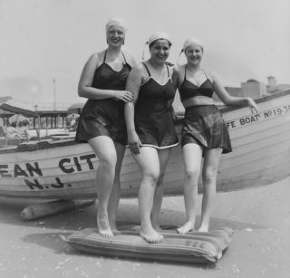 Vtg 1940 Photo Film Negative Ocean City Nj Beach Young Women Swimsuit Lifeboat—1