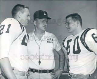 1961 Press Photo College Football Lsu Coach Paul Dietzel With Players 1960s