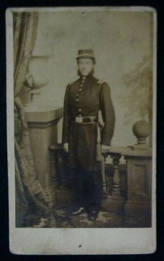 Cdv - Pennsylvania Infantry Officer,  Armed With Sword