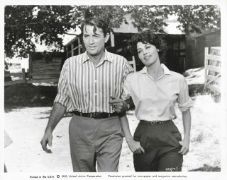 1959 Vintage Press Photo " On The Beach " - Gregory Peck & Ava Gardner