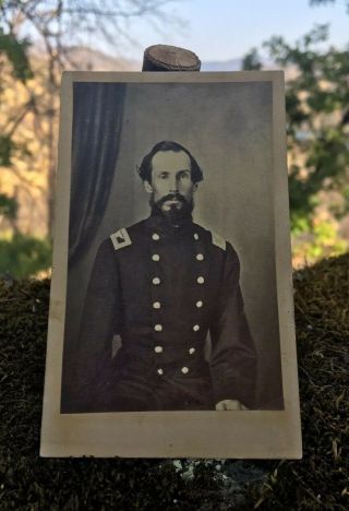 Fantastic Civil War Cdv Of An Early War Colonel,  Possibly From Ohio