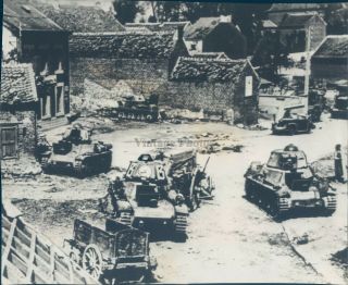 1940 Press Photo Military Ww2 French Belgian Tanks Germans Flanders War 7x9
