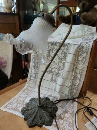 Vintage ♡ Victorian Style Table Lamp With Frosted Shade ♡ 19 " Tall ♡ Fabulous