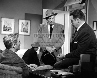 Raymond Burr,  Ray Collins & William Hopper In " Perry Mason " 8x10 Photo (aa - 666)