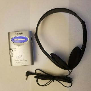 Vintage Fm Am Sony Walkman Radio Srf - 59 With Headphones