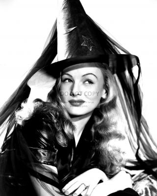 Veronica Lake In The Film " I Married A Witch " - 8x10 Publicity Photo (cc - 120)