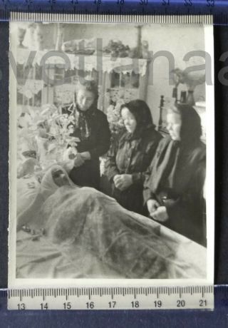 1969 Three Women Funeral Post Mortem Dead White Robe Oddities Vintage Photo Shot