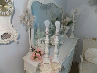 (1) Rachel Ashwell Simply Shabby Chic Retired White Ornate Table Lamps