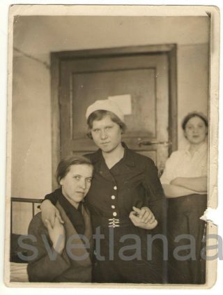 Winter 1941 Wwii Moscow Three Girls Hostel F/ Women Workers Soviet Old Photo S16