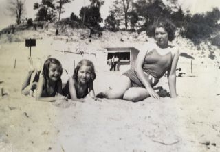 Vtg 1944 Photo Pretty Wife Mother Bathing Suit At Beach & Kids