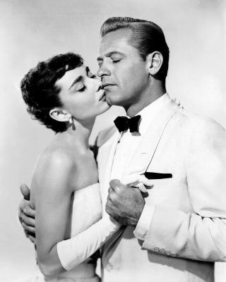 Audrey Hepburn And William Holden In " Sabrina " - 8x10 Publicity Photo (ab - 515)