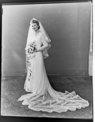 Vintage 8 " X10 " Glass Negative B&w Formal Bridal Gown Studio Photograph R - 50