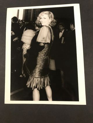 Faye Dunaway Vintage Orginial 6 1/2” X 8 1/2” Press Photo 1985