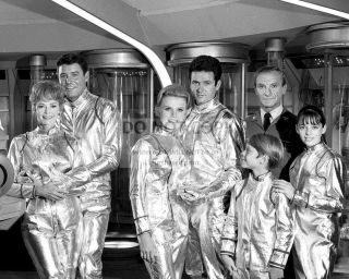 " Lost In Space " Cast From The Cbs Tv Program - 8x10 Publicity Photo (rt198)