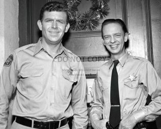Andy Griffith And Don Knotts In " The Andy Griffith Show " - 8x10 Photo (rt417)