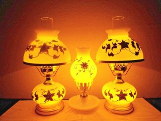 Gwtw A 3 Set Falkenstein Vintage 3 - Way Milk - Glass Floral Themed Hurricane Lamps