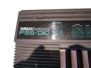 Vintage Yamaha Portasound Electric Keyboard PSS - 130 w/ Adapter 2
