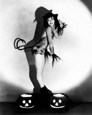 Actress Nancy Carroll Pin - Up - 8x10 Halloween Themed Publicity Photo (zy - 355)