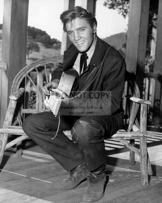 Elvis Presley In The 1956 Film " Love Me Tender " - 8x10 Publicity Photo (rt067)