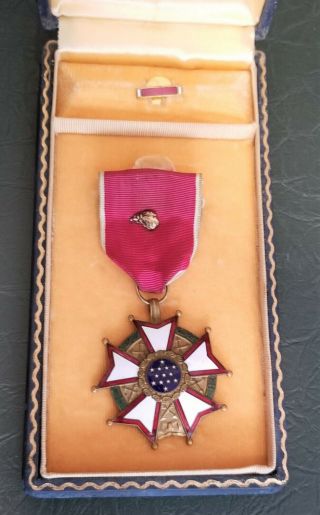 U.  S.  Wwii Legion Of Merit Medal In Wwii Issue Box