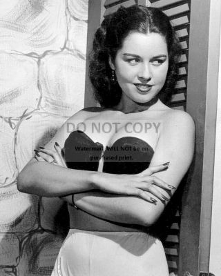 Jeanne Carmen Model And Actress Pin Up - 8x10 Publicity Photo (sp367)