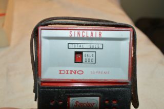 VINTAGE SINCLAIR GAS PUMP 6 TRANSISTOR ADVERTISNG RADIO W/ORIGINAL BOX 1623 DINO 3