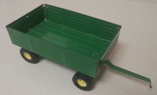 Vintage 1:16 Scale John Deere Die Cast Metal Trailer Wagon Farm Toy
