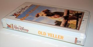 Vintage Walt Disney Home Video Old Yeller VHS Video Cassette in Clamshell 3