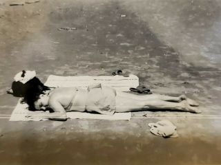Woman Beach Naked Legs Swimsuit Sun Bathing Barefoot Vintage Snapshot Photo