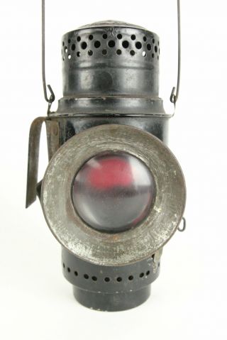 E.  T.  Wright & Co. ,  Hamilton,  Ontario Red And Clear Lens Railroad Oil Lantern