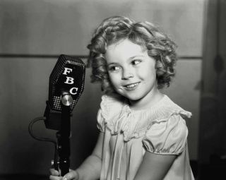Shirley Temple In The Film " Poor Little Rich Girl " 8x10 Publicity Photo (da - 029)