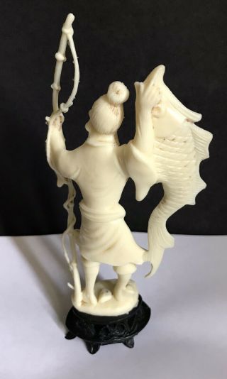 Vtg Italy Chinese Fisherman Statue Ivory Colored Resin Figurine Carrying Fish 2