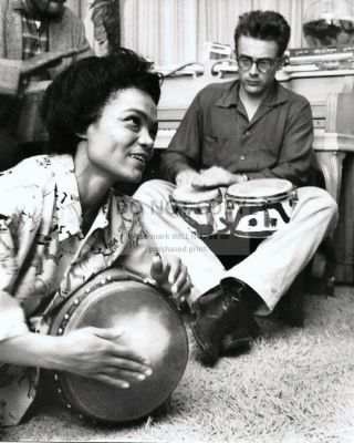 Eartha Kitt And James Dean Playing Bongo Drums In 1954 - 8x10 Photo (zz - 968)