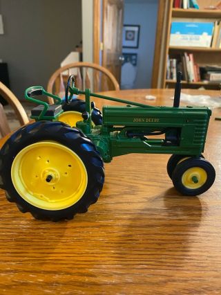 John Deere Model B Toy Tractor Green Out Of Box 1:16 Scale Diecast